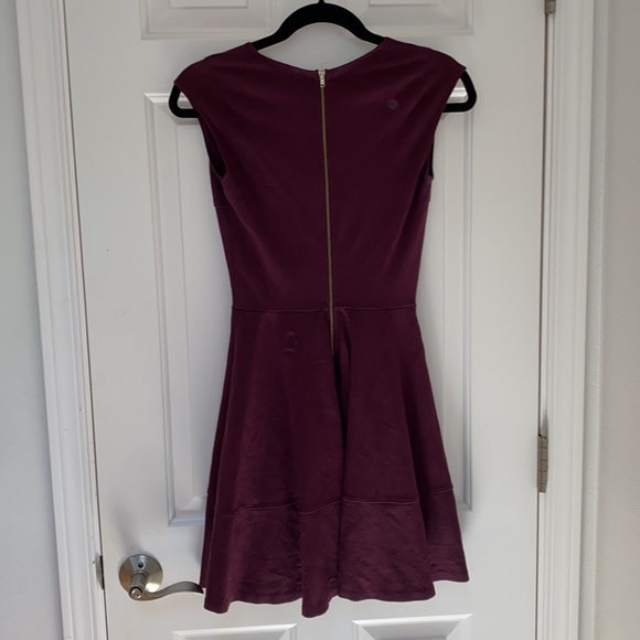 Maroon petite dress with gold zipper - Picture 2 of 4